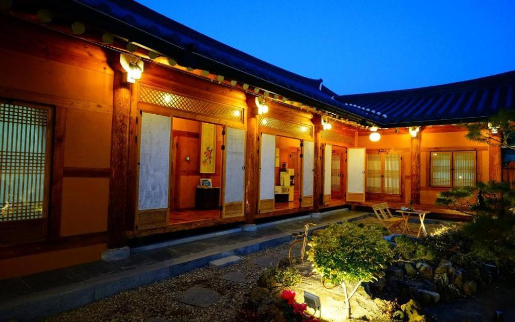 Full Of Love Guesthouse Jeonju Exterior foto